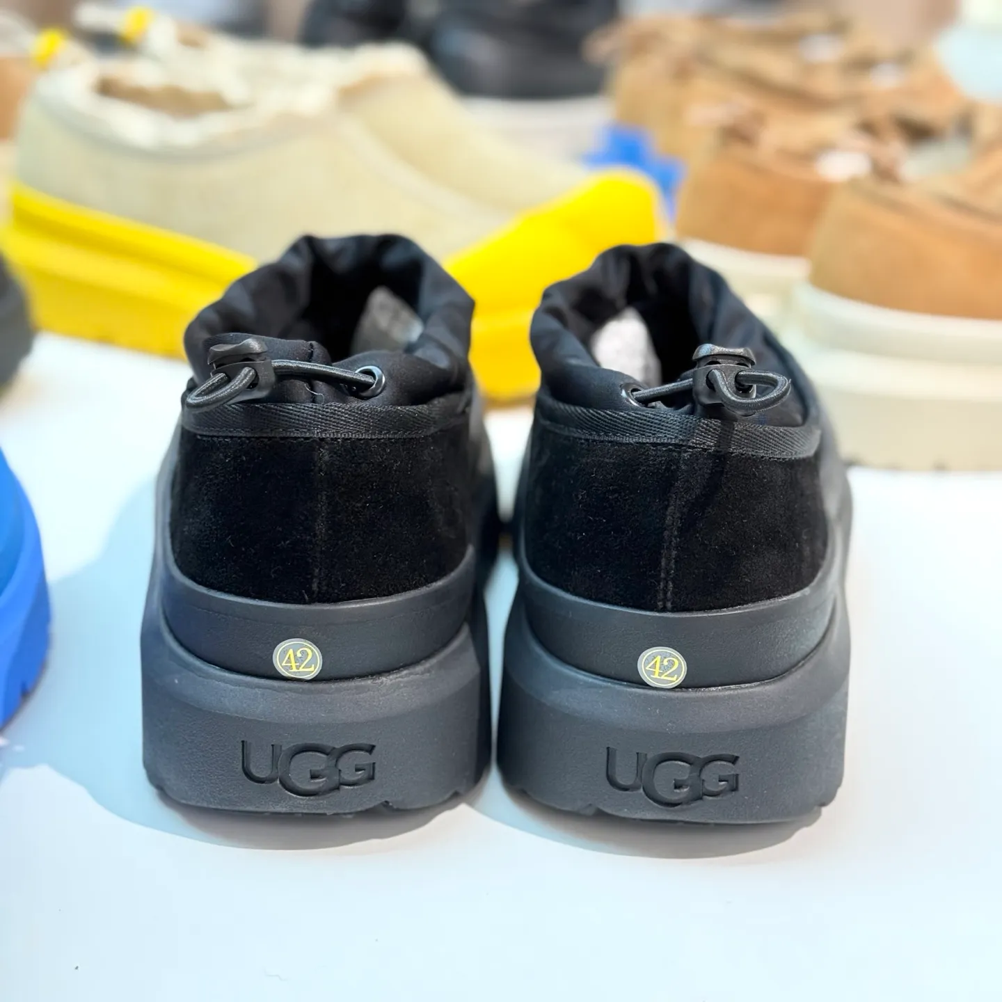 Local 💰600 Exclusive version Original OEM grade UGG Wang Yibo's same style High-end exclusive supply Pyramid-top workmanship quality High-end needs to come # Big advantage supply ❗️❗️❗️ Low-top men's and women's shoes size: 36 37 38 39 40 41 42 43 44#